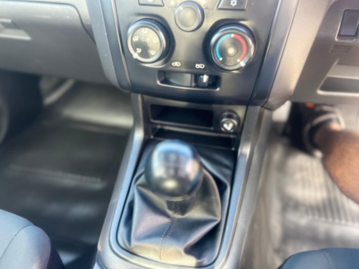 2015 Isuzu D-MAX SX MY15 4x2 Splash White