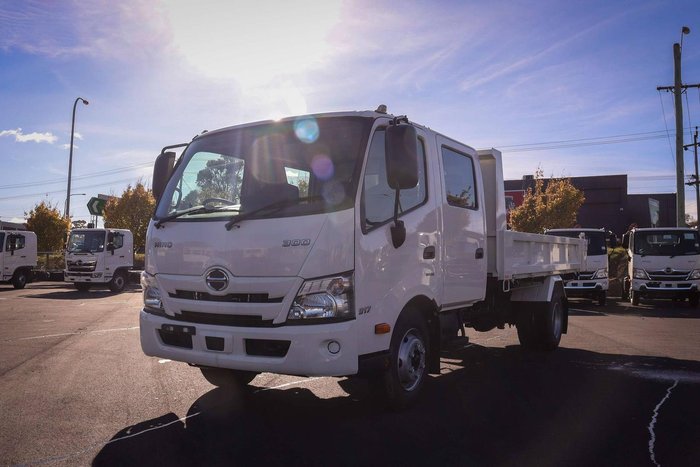 2024 Hino 917 Mt 4200 Wide Crew Tip Pro White