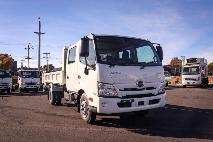 2024 Hino 917 Mt 4200 Wide Crew Tip Pro White