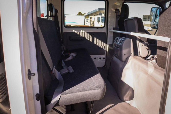 2024 Hino 917 Mt 4200 Wide Crew Tip Pro White