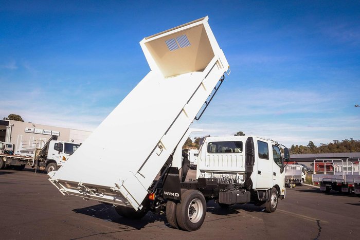 2024 Hino 917 Mt 4200 Wide Crew Tip Pro White