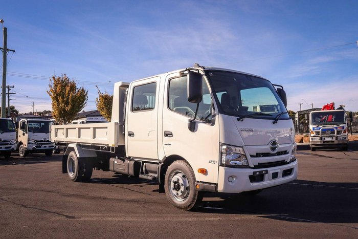 2024 Hino 917 Mt 4200 Wide Crew Tip Pro White