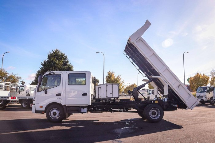 2024 Hino 917 Mt 4200 Wide Crew Tip Pro White