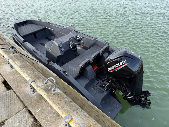 2025 Sea Storm 17 Advantage