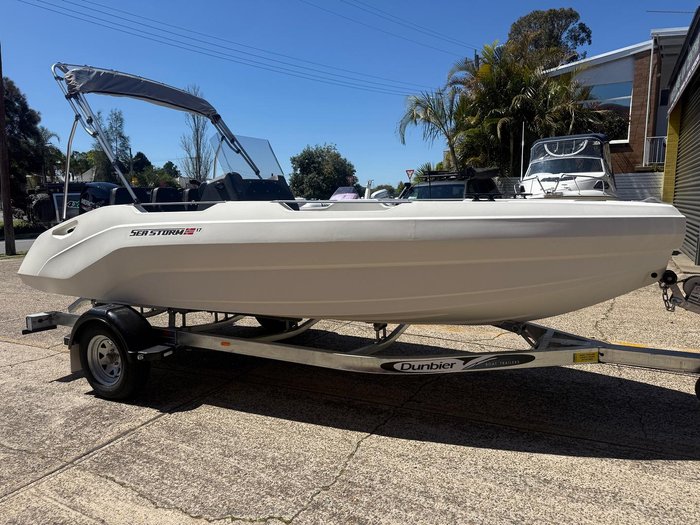 2025 Sea Storm 17 Advantage