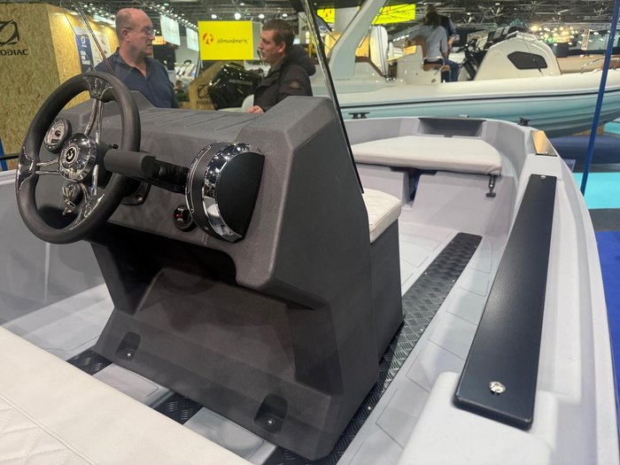 2025 Sea Storm 17 Advantage