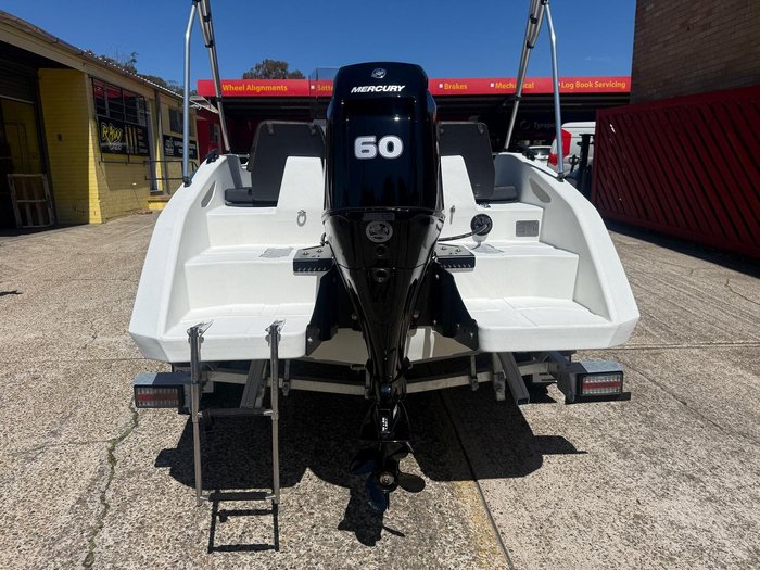 2025 Sea Storm 17 Advantage