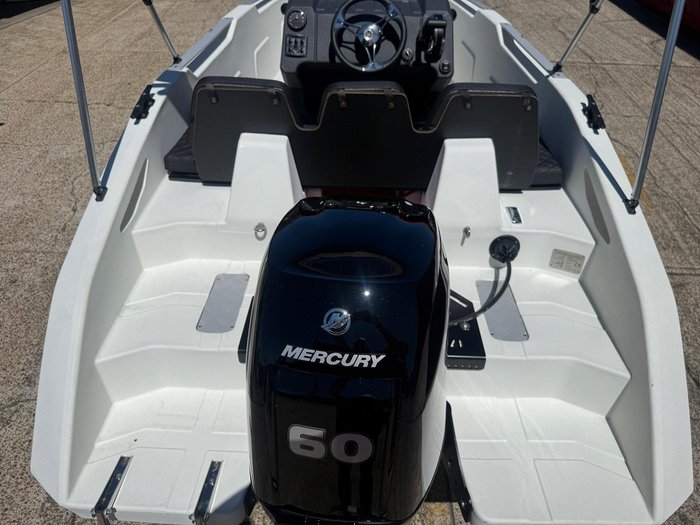 2025 Sea Storm 17 Advantage