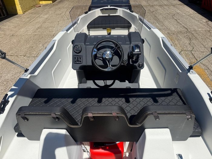 2025 Sea Storm 17 Advantage