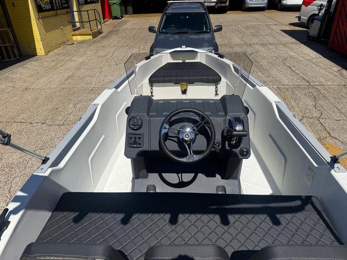 2025 Sea Storm 17 Advantage