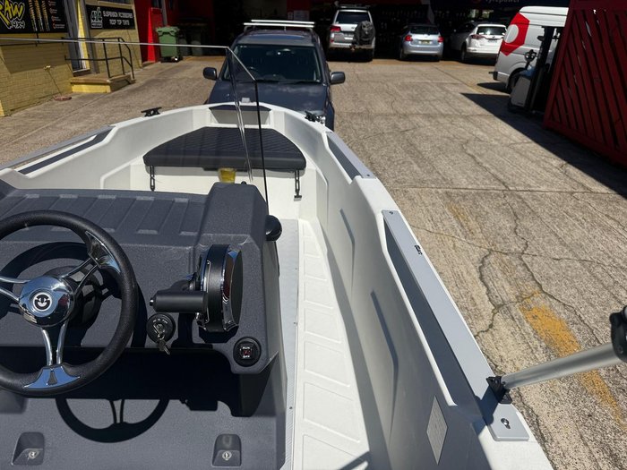 2025 Sea Storm 17 Advantage