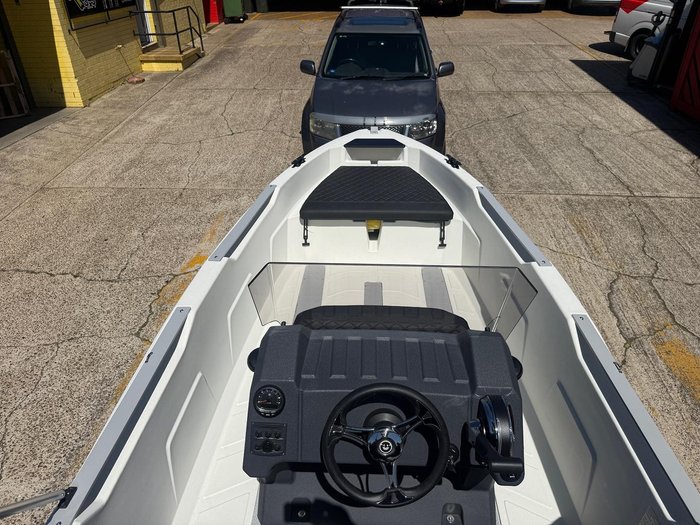 2025 Sea Storm 17 Advantage