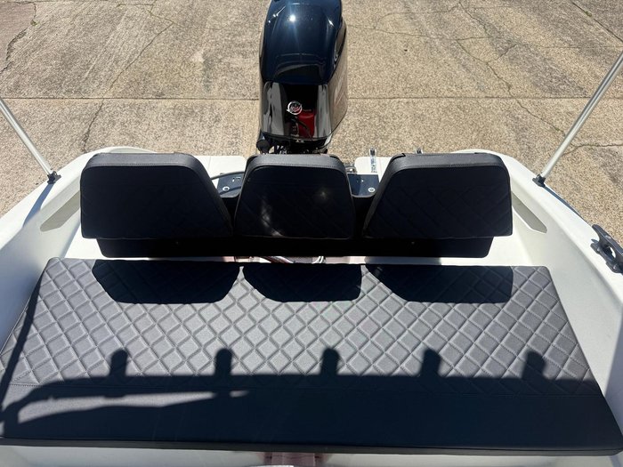 2025 Sea Storm 17 Advantage