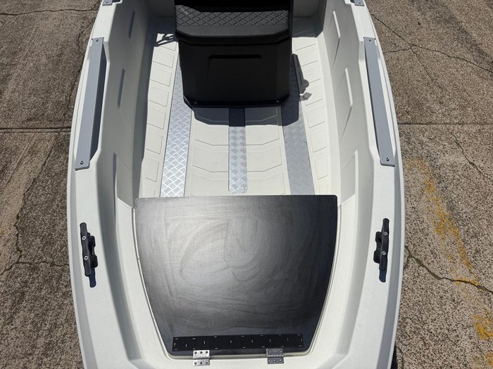 2025 Sea Storm 17 Advantage