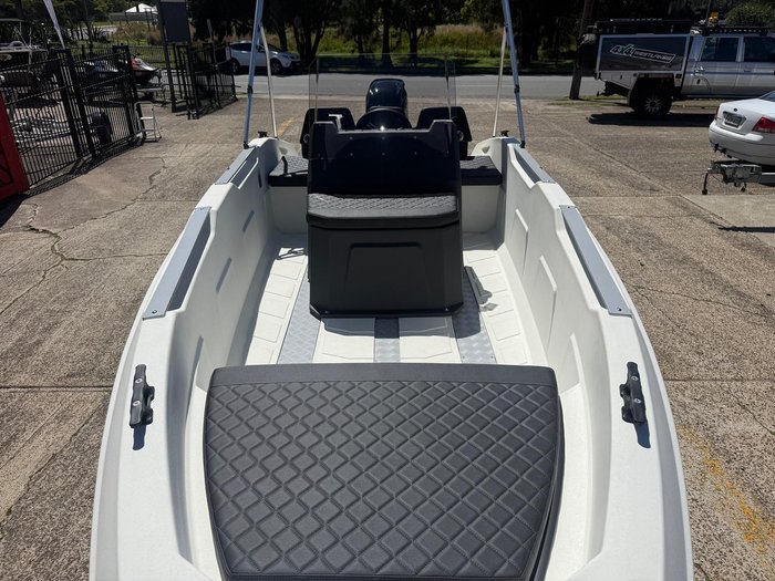 2025 Sea Storm 17 Advantage