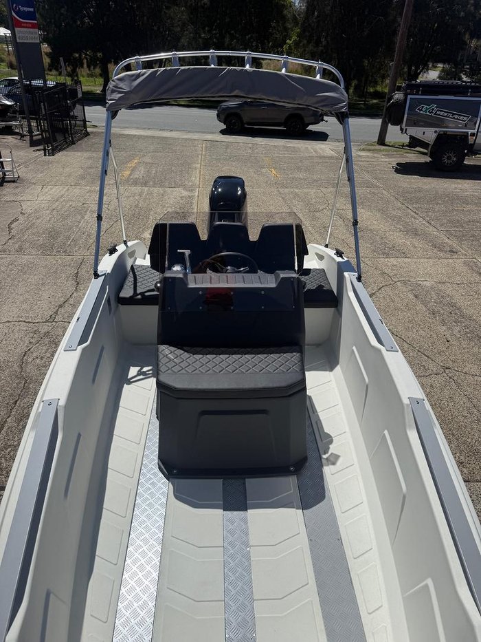2025 Sea Storm 17 Advantage