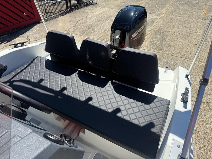 2025 Sea Storm 17 Advantage