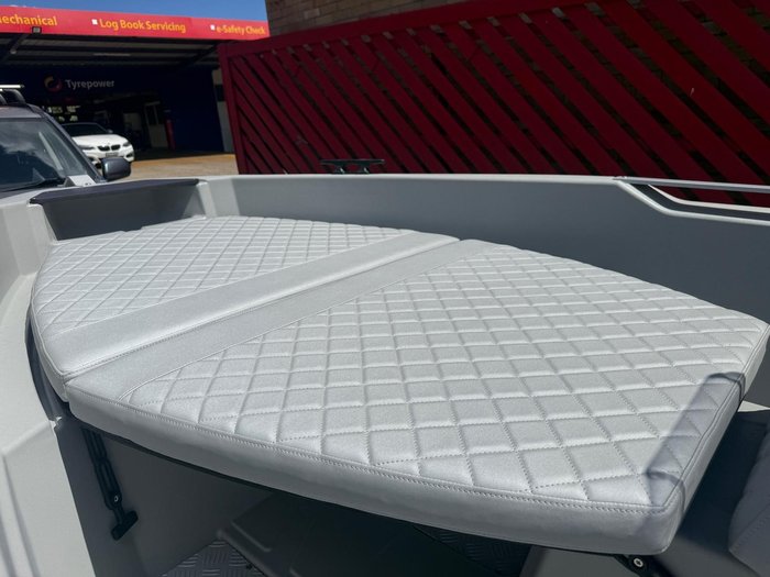 2025 Sea Storm 14 Advantage