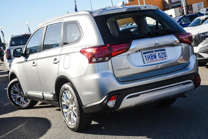 2020 Mitsubishi Outlander ES