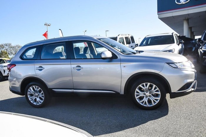 2020 Mitsubishi Outlander ES
