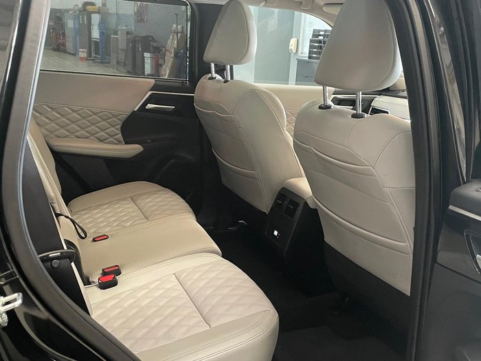 2024 Mitsubishi Outlander Exceed