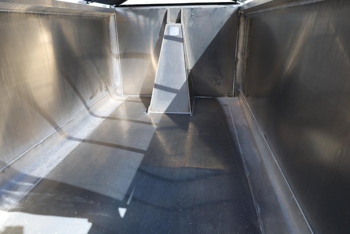 2024 Freightliner Cascadia 116 Tipper White