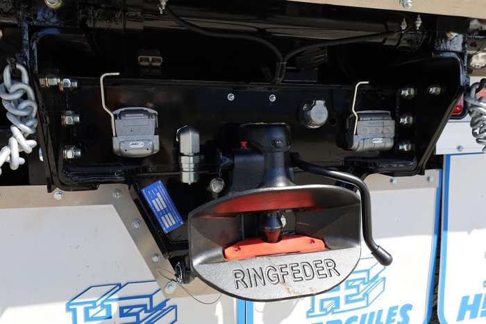 2024 Freightliner Cascadia 116 Tipper White