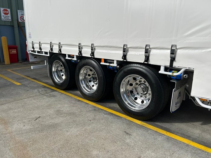 2004 Maxitrans St3 22 Pallet Double Drop Deck Full Mezz (Refrigerated)