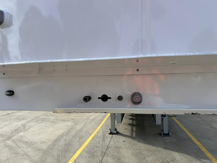 2004 Maxitrans St3 22 Pallet Double Drop Deck Full Mezz (Refrigerated)