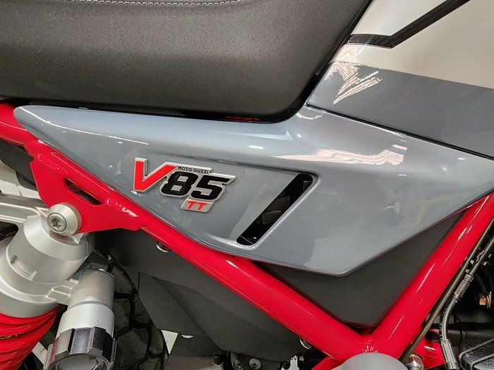 2025 Moto Guzzi V85 TT V85 Grey