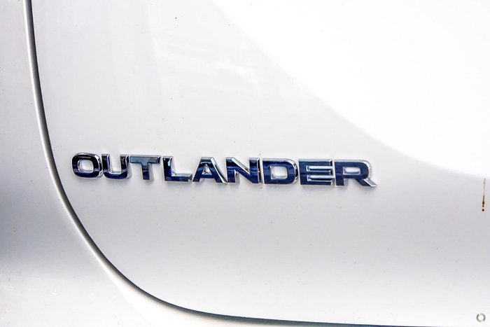 2024 Mitsubishi Outlander ES ZM MY24 AWD White