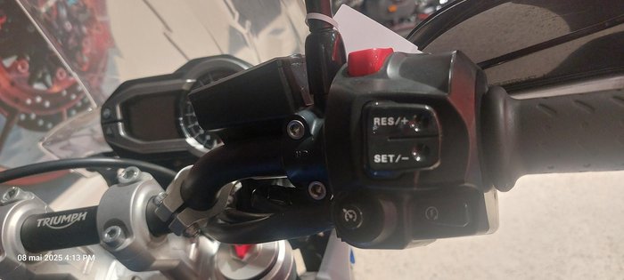 2015 Triumph Tiger 800 XCx Tiger Blue