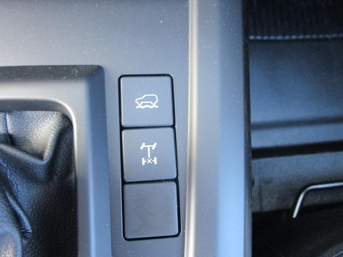 2025 Isuzu D-MAX X-RIDER