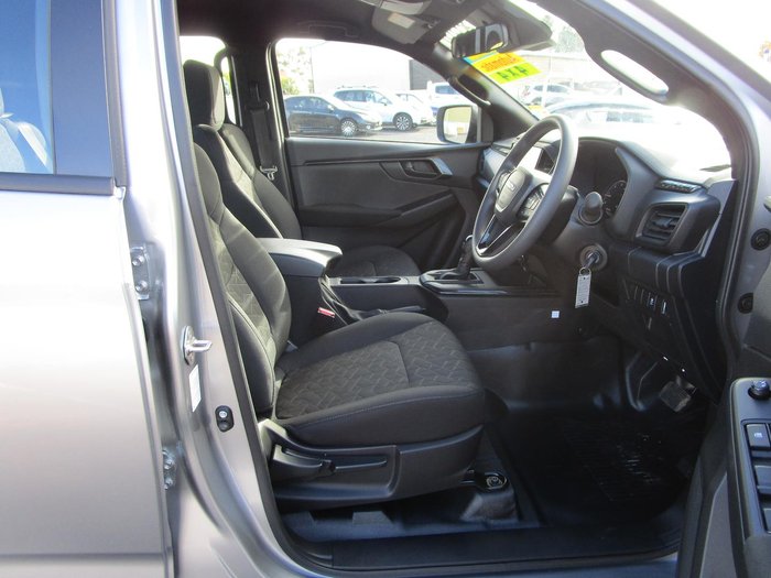 2025 Isuzu D-MAX X-RIDER