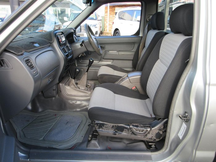 2009 Nissan Navara DX