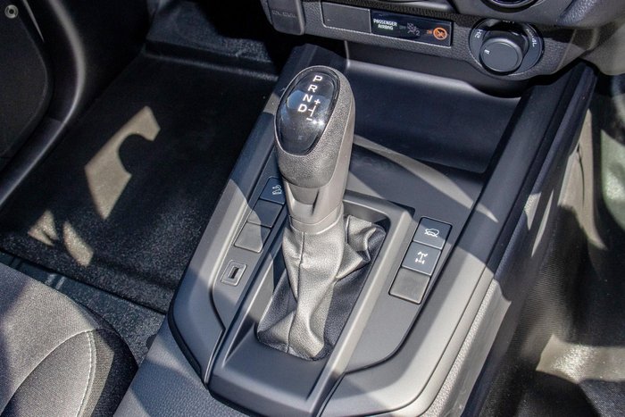2025 Isuzu D-MAX SX MY24 4X4 Dual Range Mercury Silver