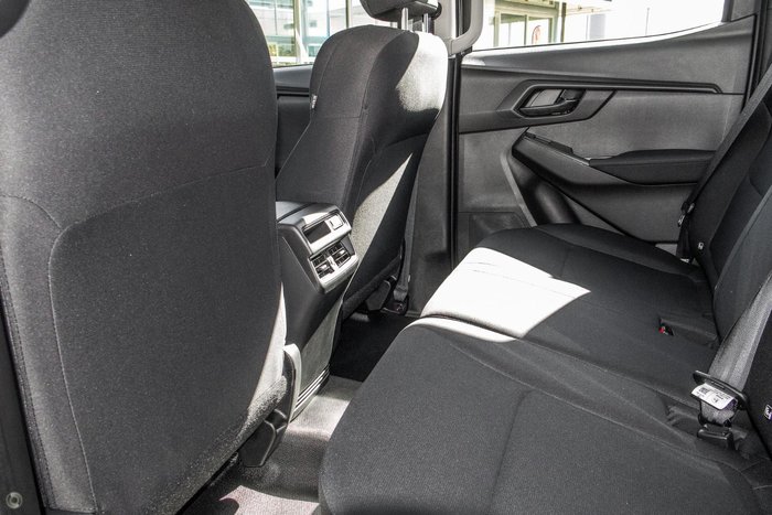 2025 Isuzu D-MAX SX MY24 4X4 Dual Range Mercury Silver