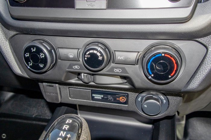 2025 Isuzu D-MAX SX MY24 4X4 Dual Range Mercury Silver