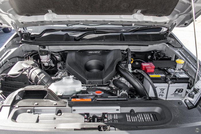 2025 Isuzu D-MAX SX MY24 4X4 Dual Range Mercury Silver