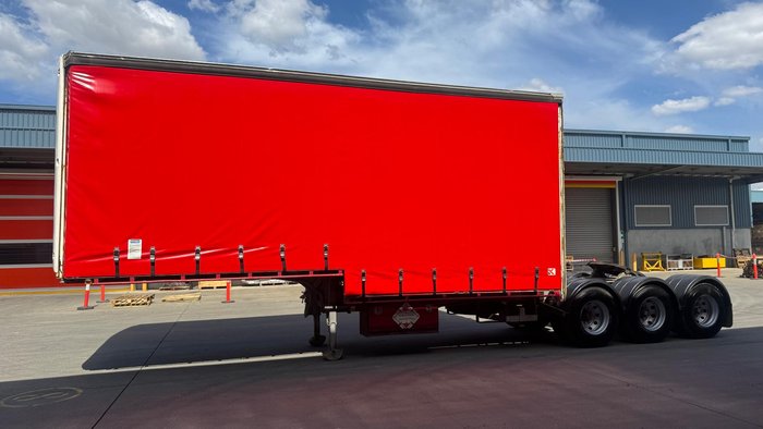 2008 Krueger 12P Drop Deck A Mezzanine Curtain Sider White