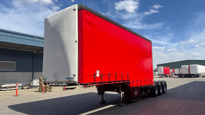 2008 Krueger 12P Drop Deck A Mezzanine Curtain Sider White