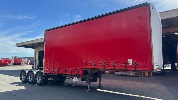 2008 Krueger 12P Drop Deck A Mezzanine Curtain Sider White