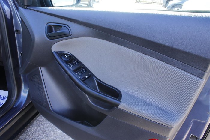 2012 Ford Focus Ambiente LW Midnight Sky
