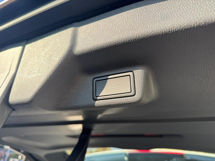 2025 Volkswagen ID. Buzz Cargo BEV550