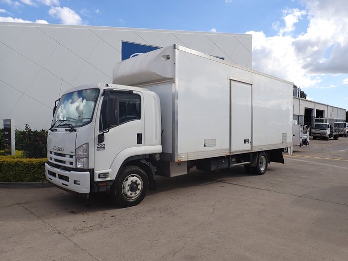 2014 ISUZU FSR 700 WHITE