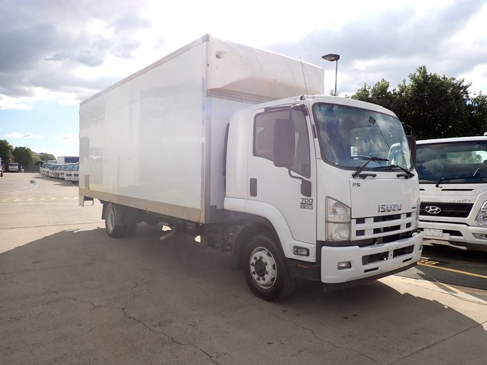 2014 ISUZU FSR 700 WHITE