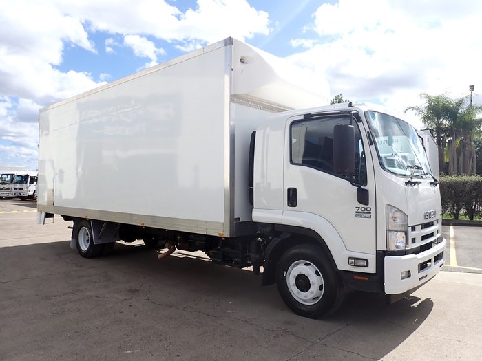 2014 ISUZU FSR 700 WHITE