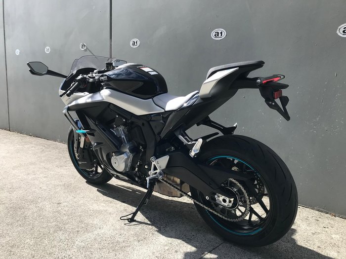 2025 CFMOTO 675SR-R