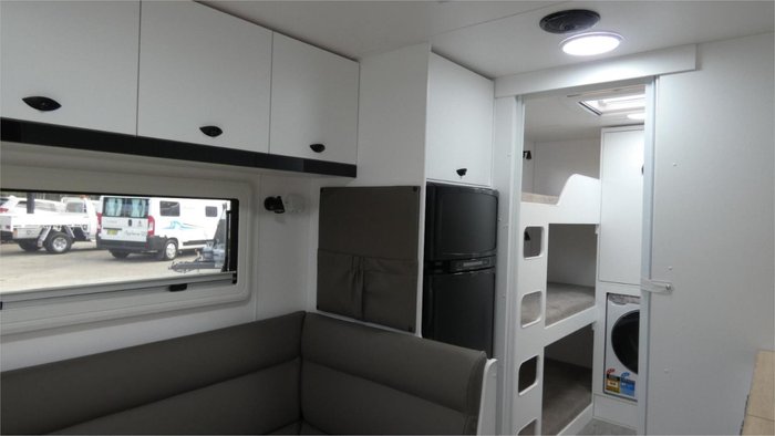 2025 Viscount V3 Family White