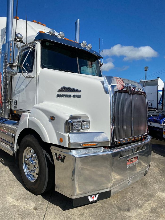 2017 Western Star 5800 Series White